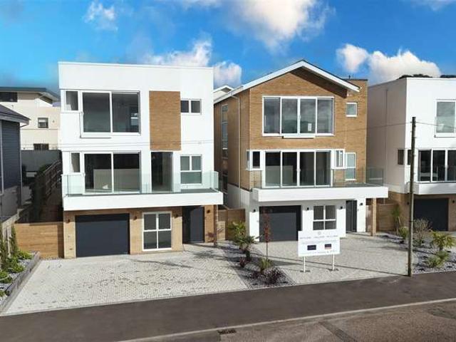 Farm for sale in Lilliput, Poole