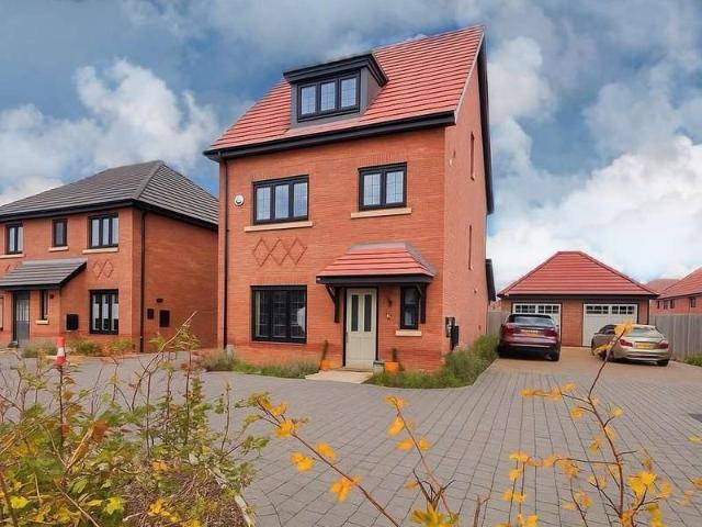 Farm for sale in Lakes Estate, Styal