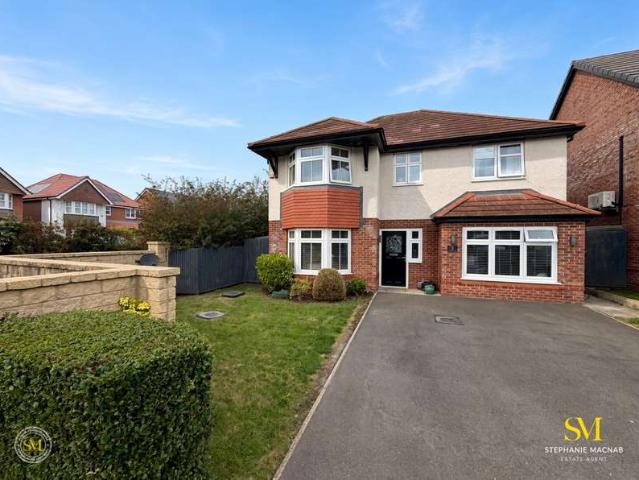Farm for sale in Thornton, Sefton