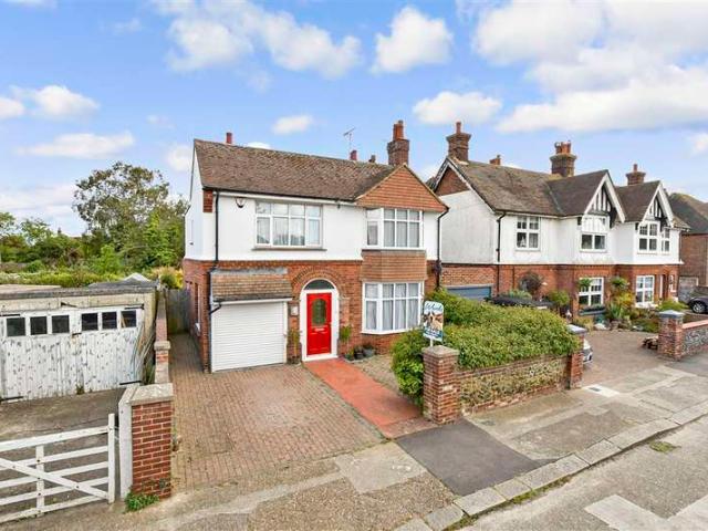 Farm for sale in East Cliff, Acol