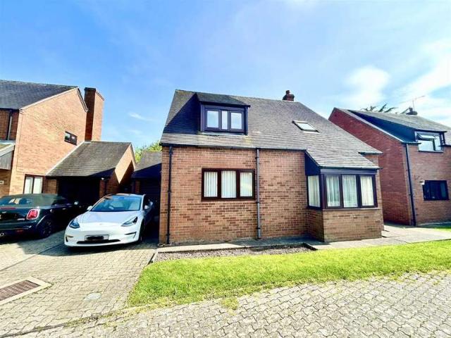Farm for sale in Portfields, Lower Bullingham