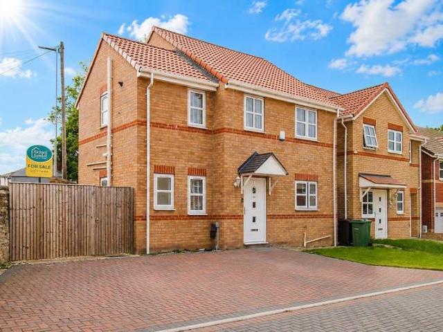 Farm for sale in Ferrybridge, West Yorkshire