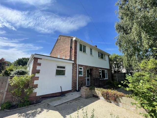 Farm for sale in Spital, Bromborough