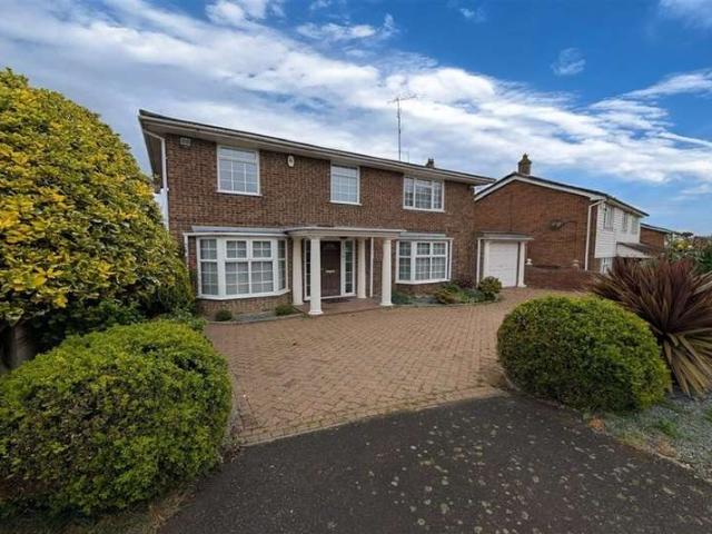 Farm for sale in Minster-on-Sea, Oad Street