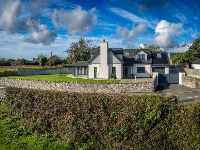 Farm for sale in Llanddona