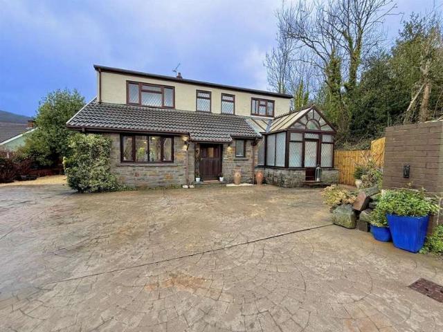 Farm for sale in Abercynon