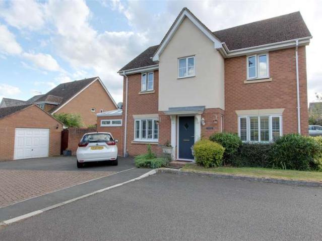 Farm for sale in Pitstone