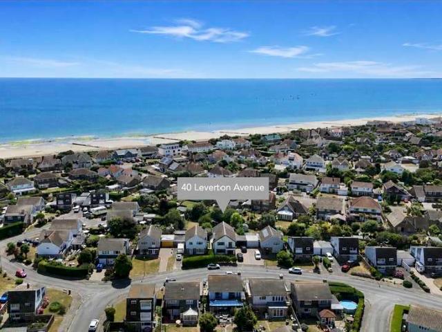 Farm for sale in Felpham, Clapham