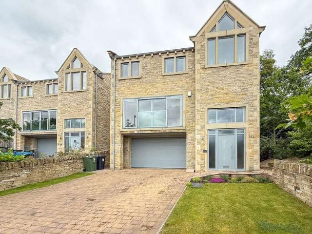 Farm for sale in Holme Valley, Netherthong