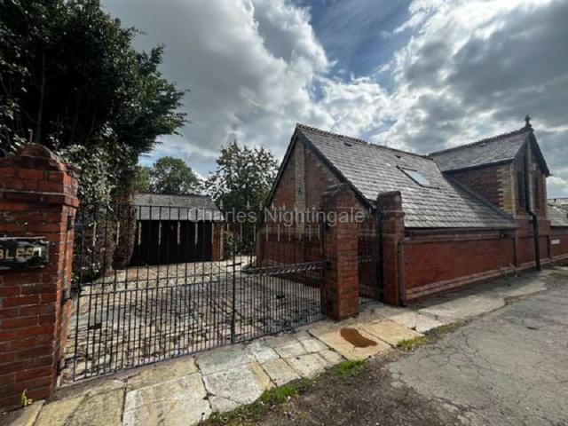 Farm for sale in Wardle, Burnedge