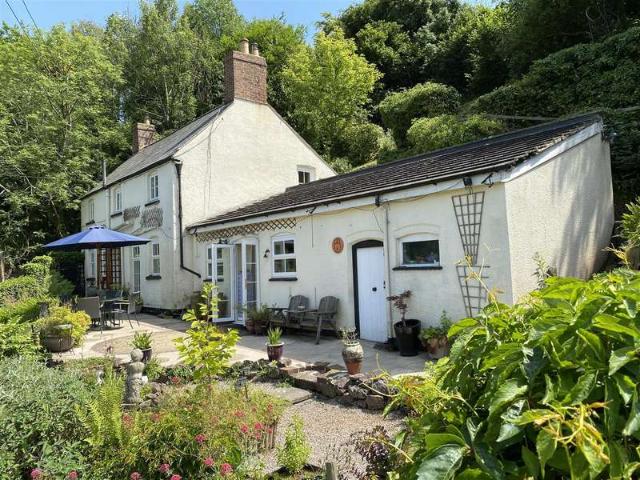 Farm for sale in Bromsberrow Heath, Gloucestershire