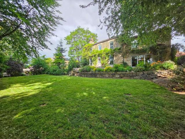 Farm for sale in Hoyland Common, South Yorkshire