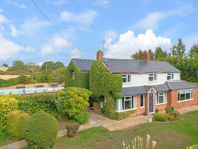 Farm for sale in Hanbury, Crookhill