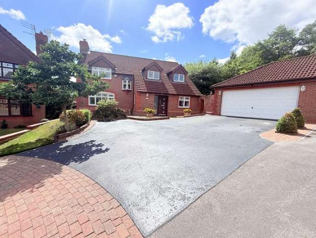 Farm for sale in Windmill Hill, Halton