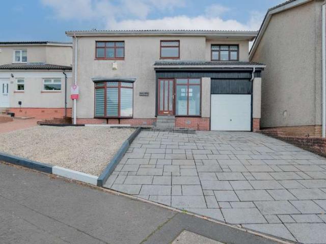 Farm for sale in Golfhill, Scotland