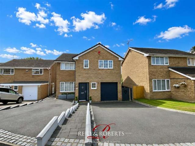 Farm for sale in Coedpoeth, Wales
