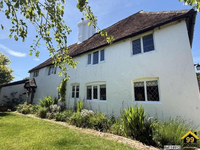 Farm for sale in Little Common, Heathlands