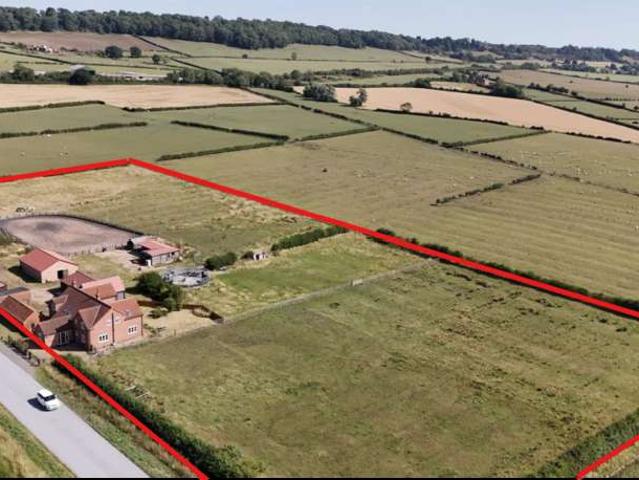 Farm for sale in Harby, Brentingby
