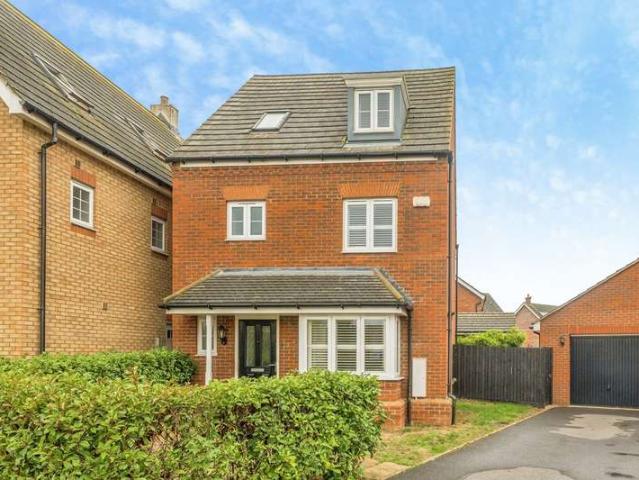 Farm for sale in Steppingley Gardens, Flitwick