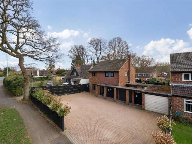 Farm for sale in Emmbrook, Wokingham