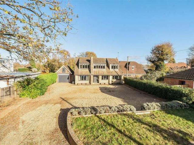 Farm for sale in Finchampstead