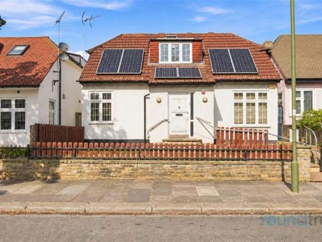 Farm for sale in London Borough of Barnet, Greater London