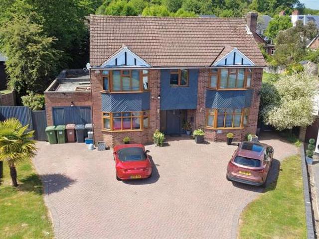 Farm for sale in Elstree and Borehamwood, Borehamwood
