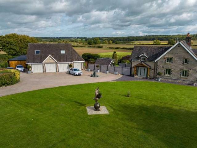 Farm for sale in Croome D'Abitot, Forthampton