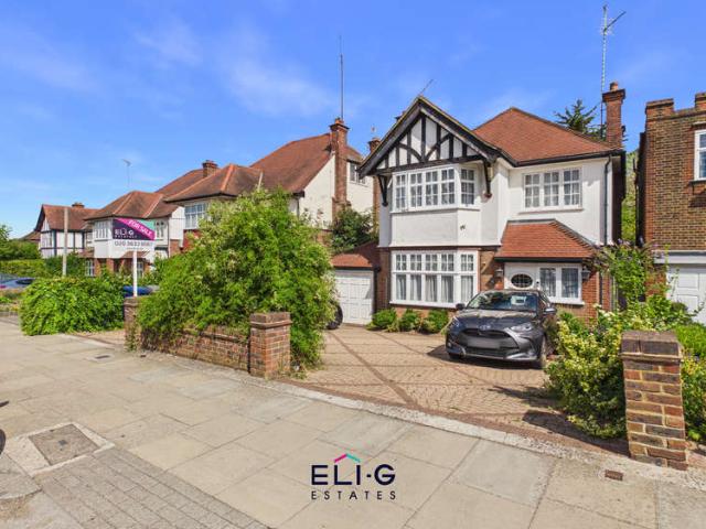 Farm for sale in London Borough of Barnet, Greater London