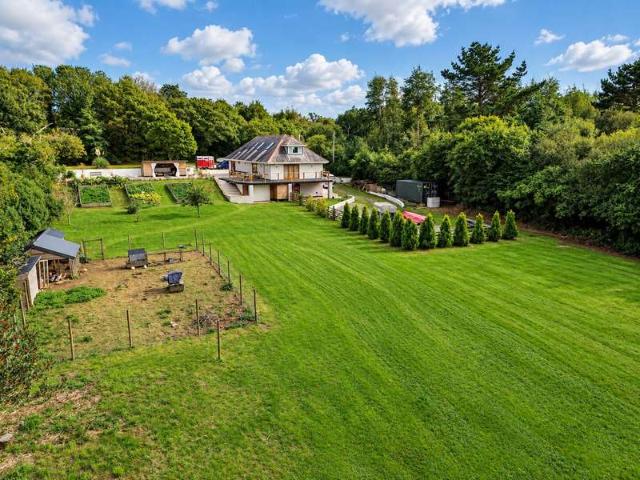 Farm for sale in High Cross, Porth Navas