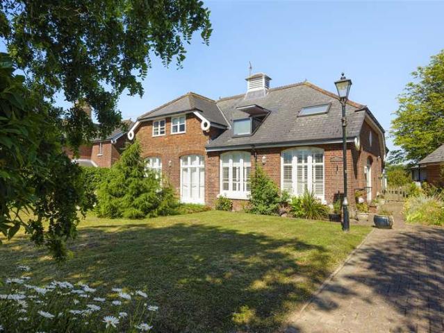 Farm for sale in Hinxhill, Bridgefield