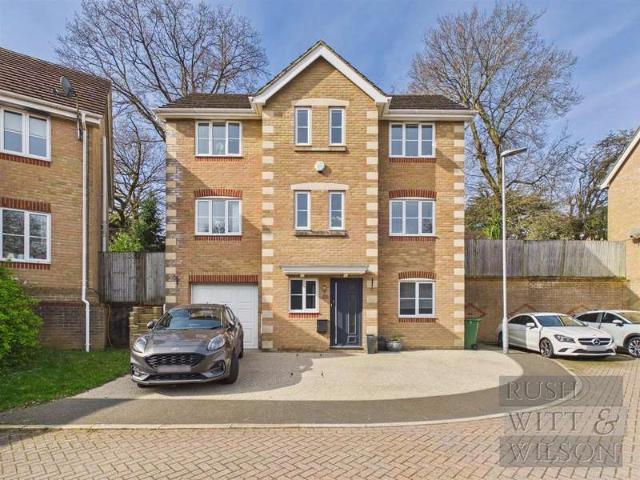 Farm for sale in Silverhill, Guestling Green