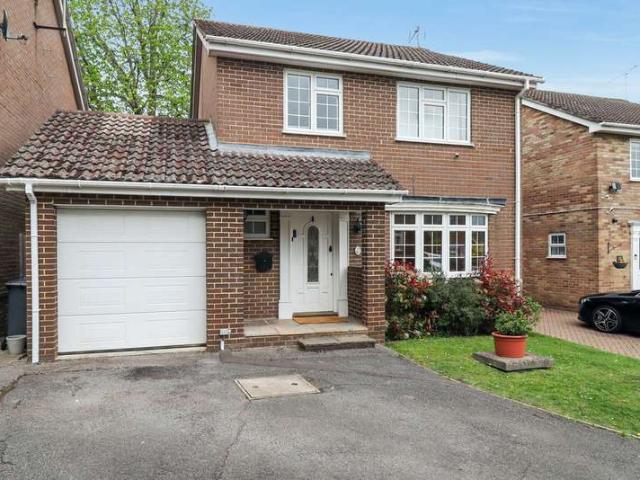 Farm for sale in Heol-las, Surrey