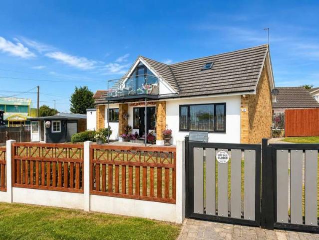 Farm for sale in Maylandsea, Maldon