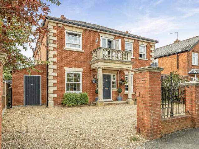 Farm for sale in College Town, Sandhurst