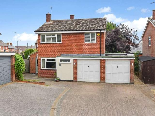 Farm for sale in Quarrendon, Buckinghamshire