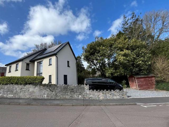 Farm for sale in Idole, Wales