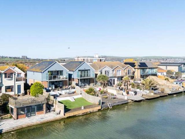 Farm for sale in Fishersgate, West Sussex