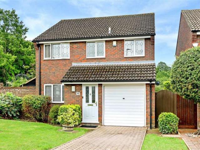 Farm for sale in Woodford Bridge, Greater London