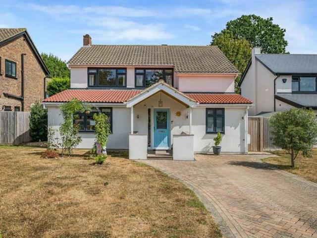Farm for sale in Farnborough Park, Greater London