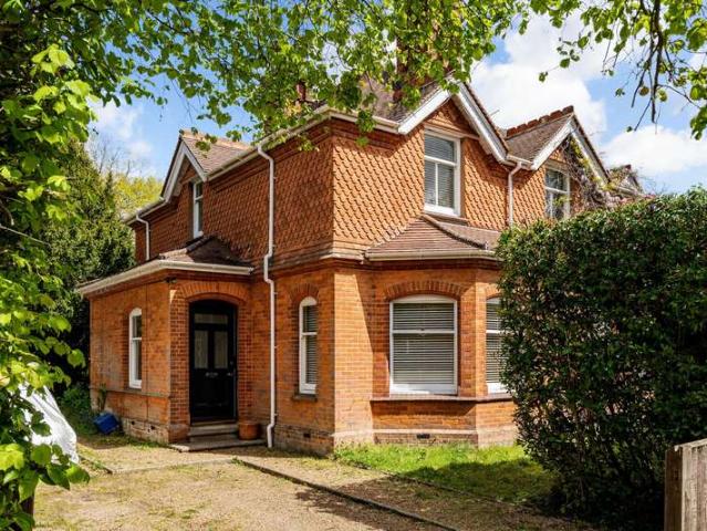 Farm for sale in Fole, Surrey