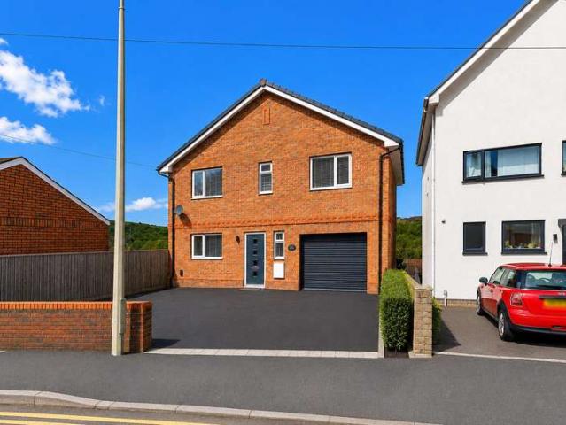 Farm for sale in Maesycwmmer, Wales