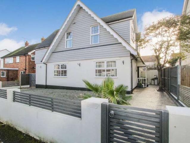 Farm for sale in Mickleburgh Hill, The Bridge