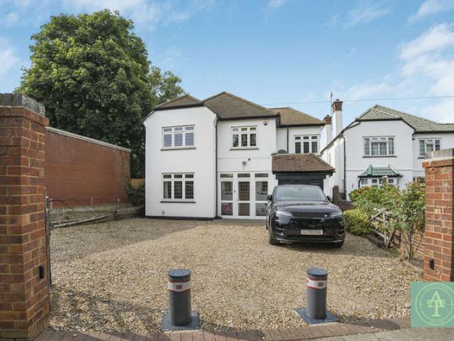 Farm for sale in Southgate, Greater London