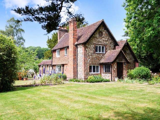 Farm for sale in Oxted, Hillview