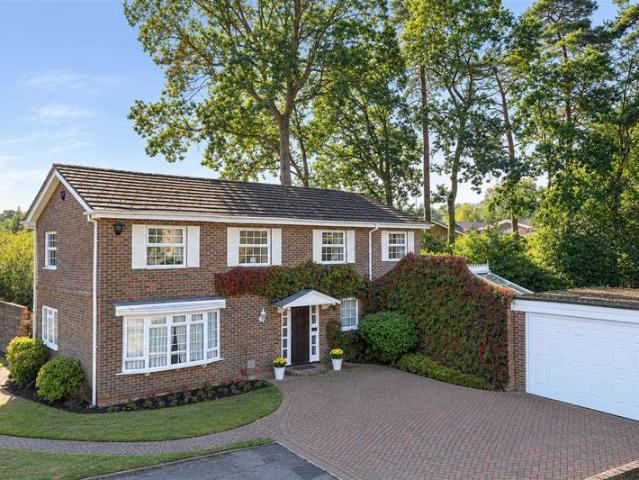 Farm for sale in Finchampstead, Crowthorne