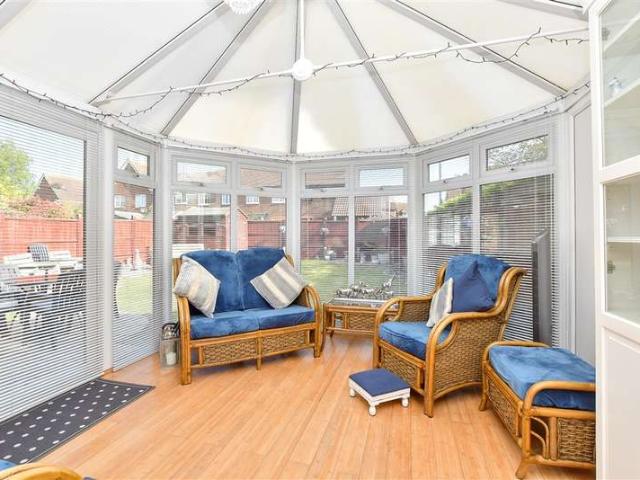 Farm for sale in Minster-on-Sea, Oad Street