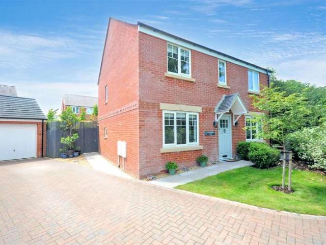 Farm for sale in Stone, Baswich