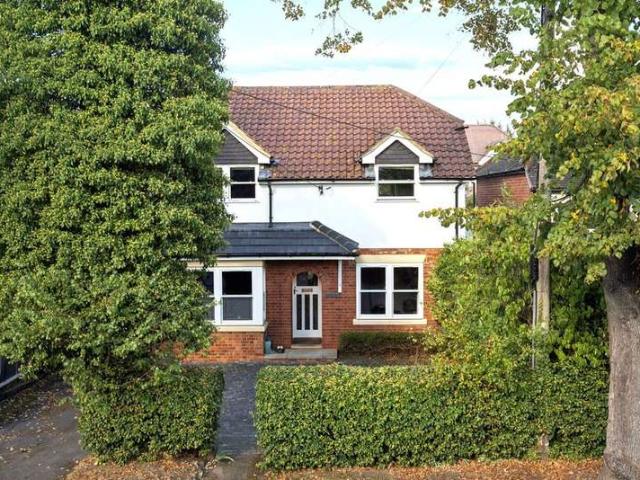 Farm for sale in Cookham Rise, Cookham