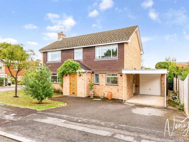 Farm for sale in Weeke, Harestock